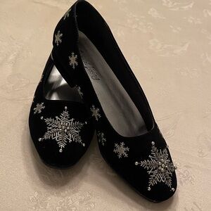 Annie Casual Living - Black Snowflake Embellished Women's Flats